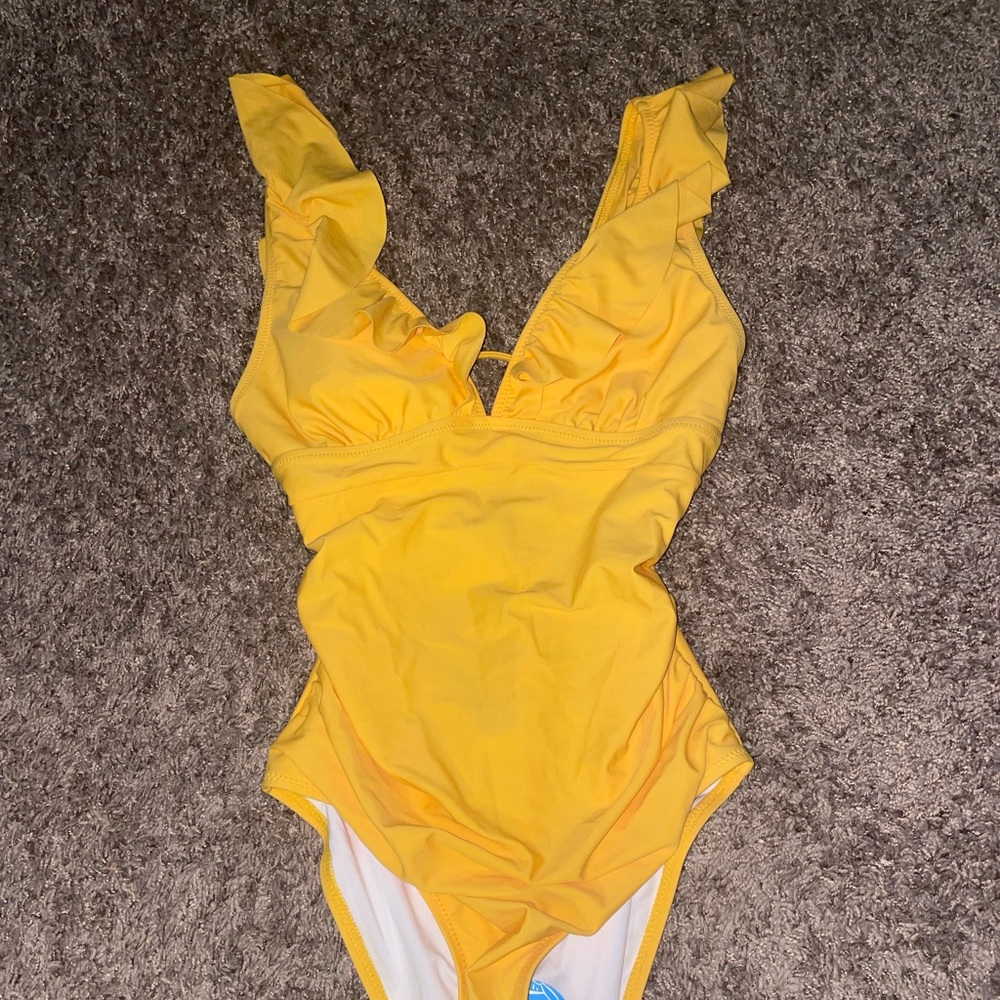 Cupshe Ruffle One Piece Swimsuit